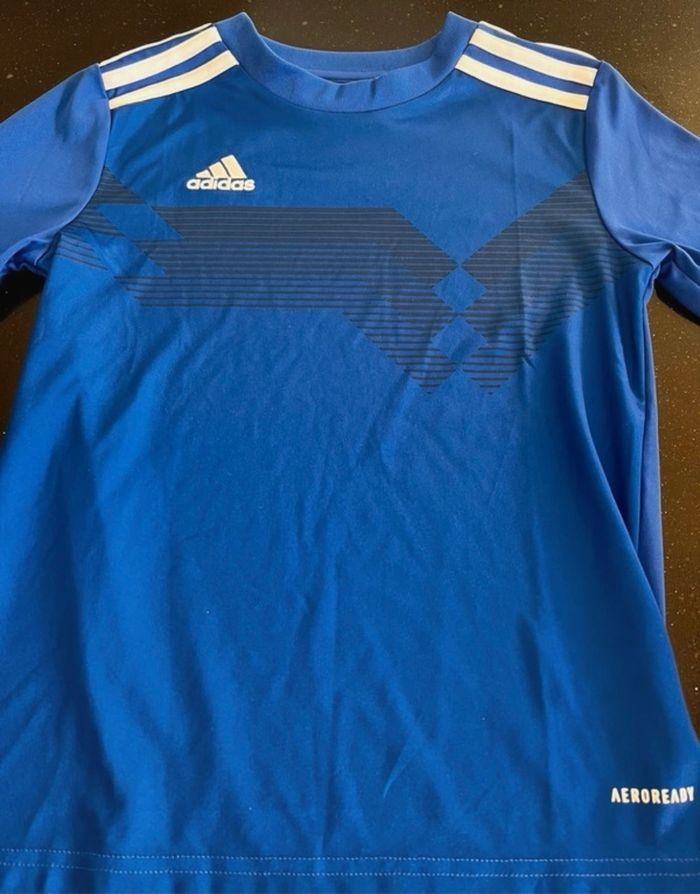 Tee shirt