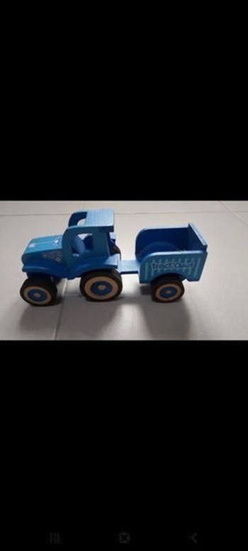 Tracteur et remorque en bois bleu