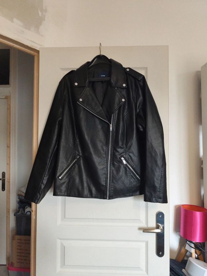 Veste en simili cuir neuve taille 52 - photo numéro 2