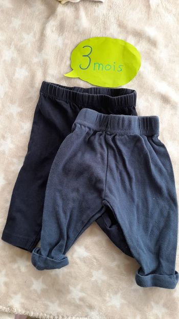 2 pantalons bleus