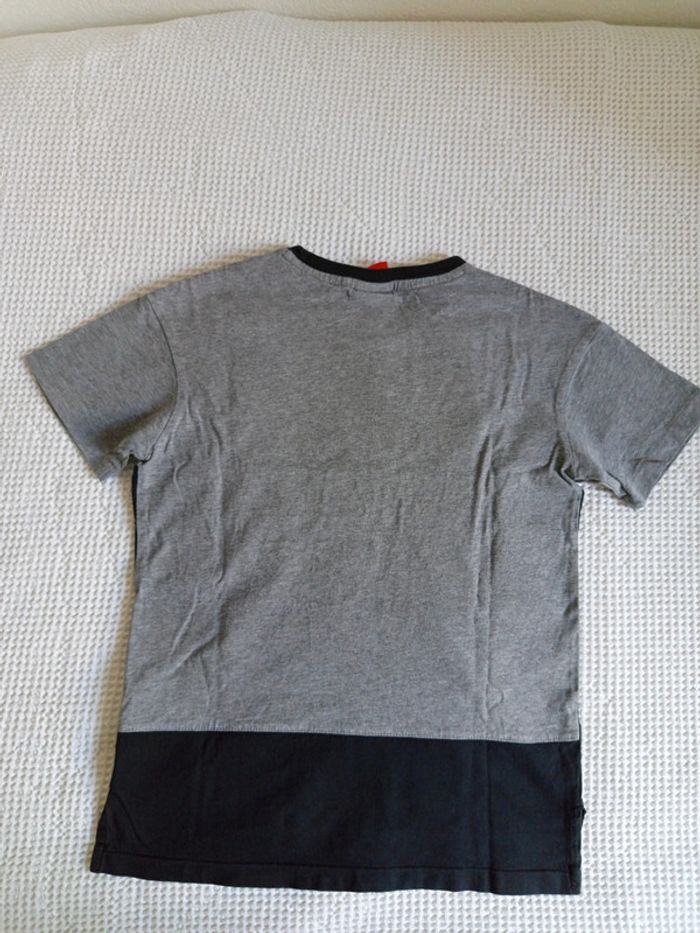T-shirt Nike gris et noir 10 / 12 ans - photo numéro 4