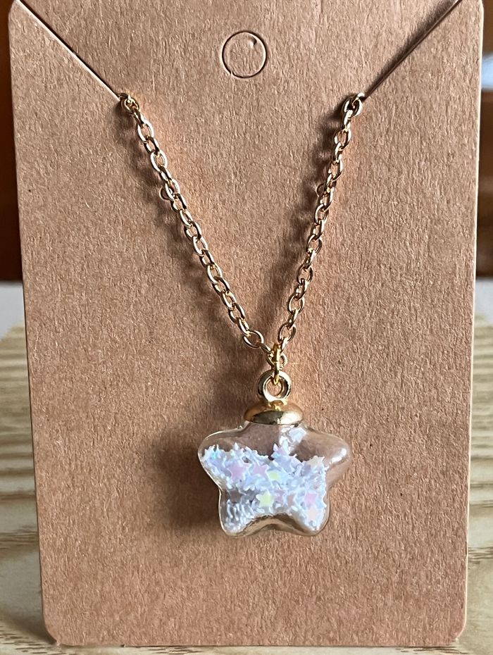 Collier étoile blanc