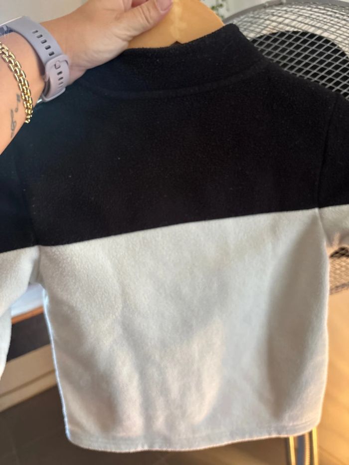 Gilet noir et blanc - photo numéro 6