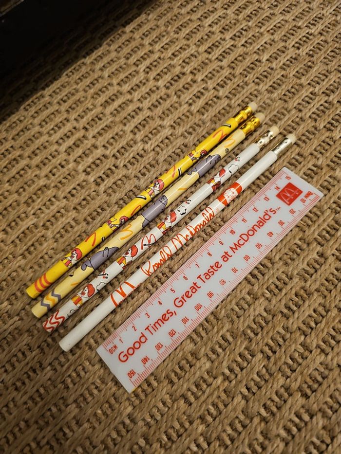 Crayons papier McDonald's vintages