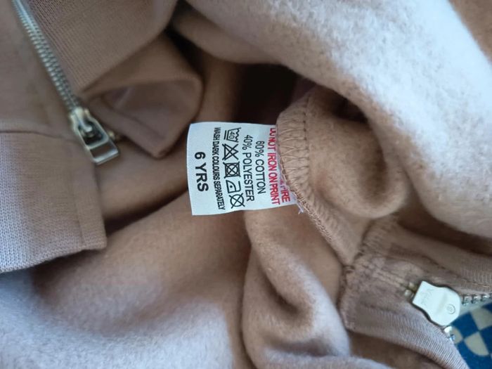 Robe sweat polaire.. Taille 6 ans . - photo numéro 4