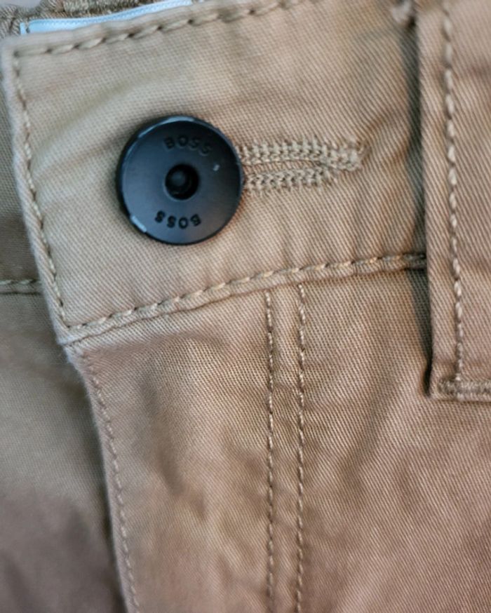 Short BOSS marron taille 12 mois ,porté 1 fois - photo numéro 2