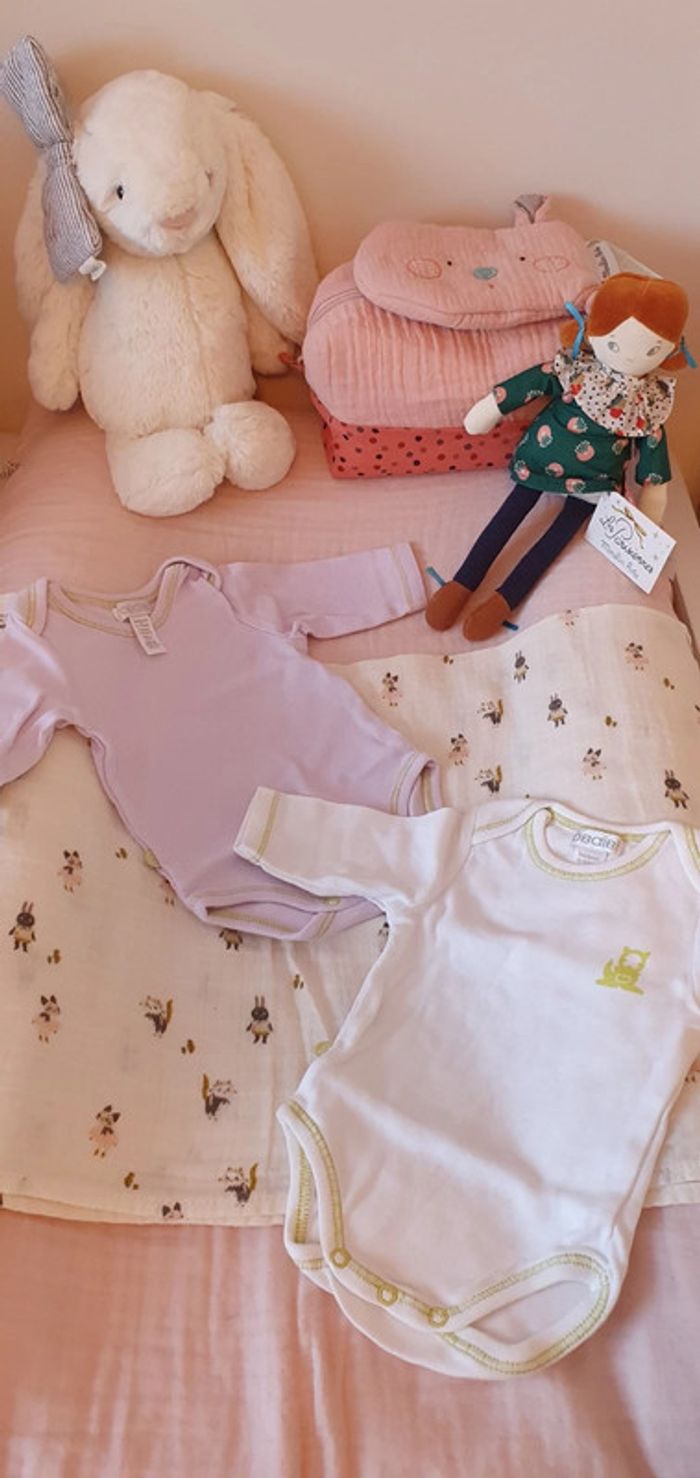 Lot de 2 bodies Obaibi taille naissance neufs sans étiquette