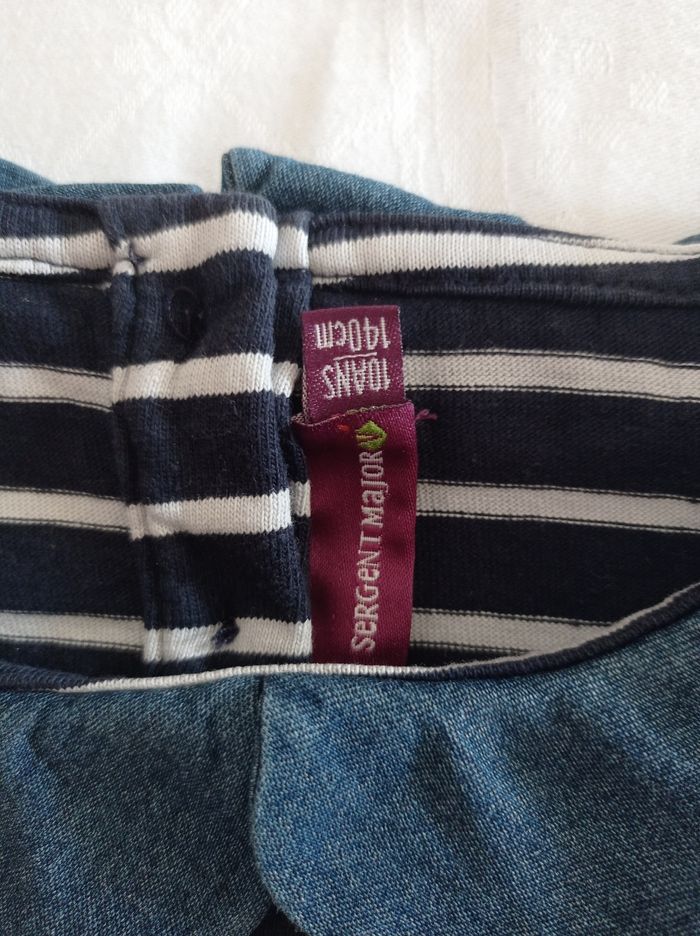 Marque sergent major taille 10 ans 140 cm manche longues couleur bleu foncé avec petit col Jean super sympa couleur le foncé avec rayures blanche infection devant avec inscription marqué Hello voir photos - photo numéro 8