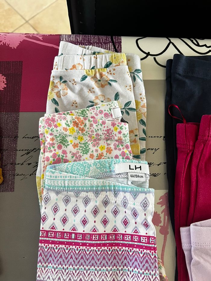 LOT DE VÊTEMENTS FILLE ÉTÉ 4 ANS - photo numéro 6