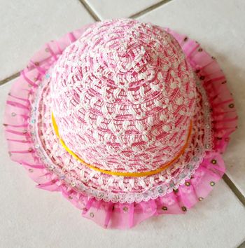 Chapeau rose à  sequins