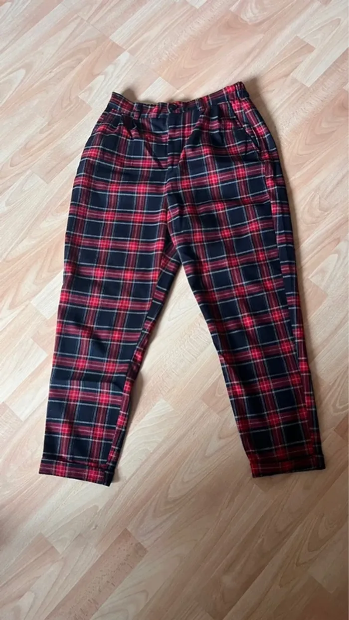 Pantalon rouge et noir - photo numéro 4