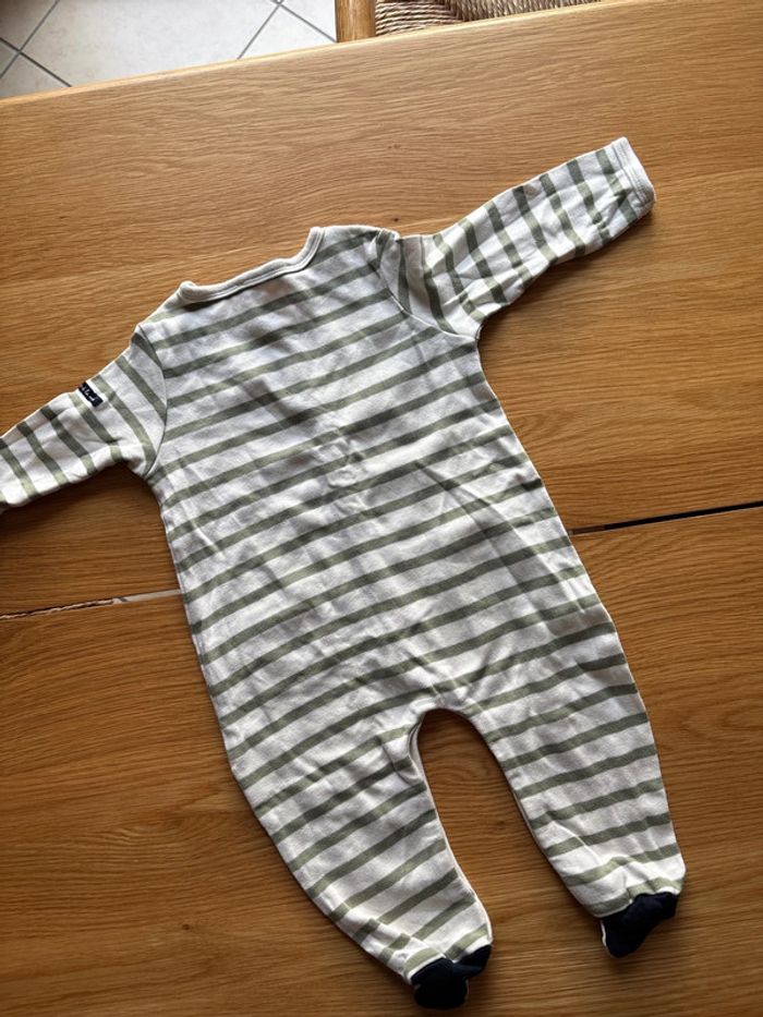 Pyjama adorable - jamais porté - 6 mois - photo numéro 5