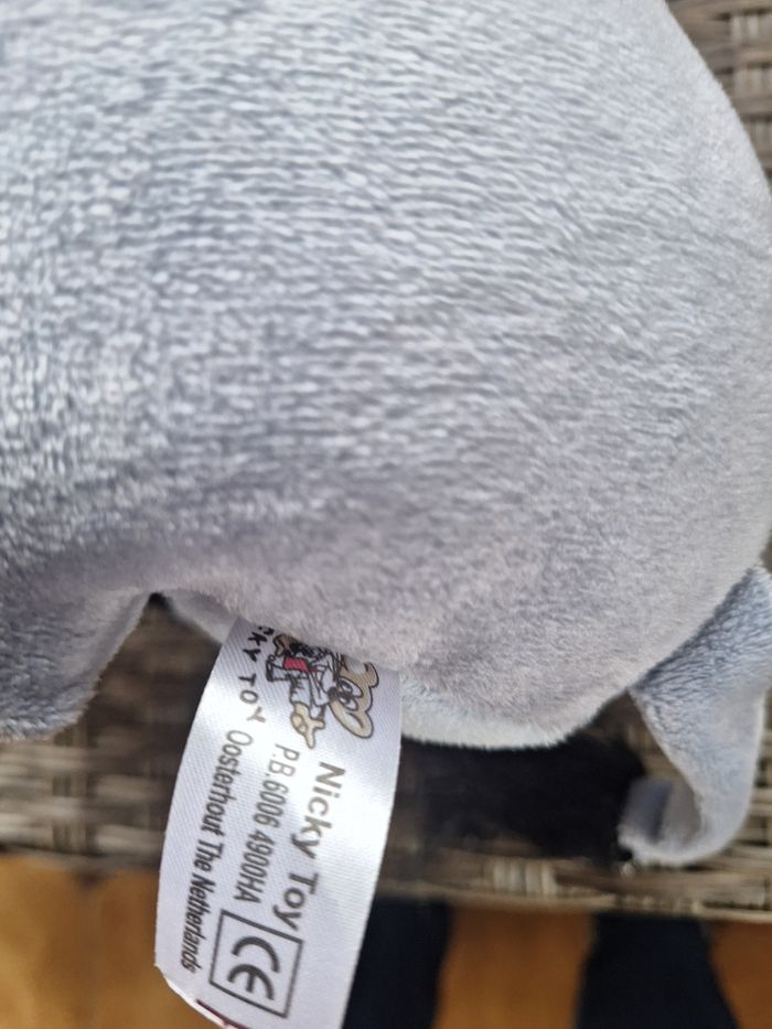 Lot peluches (Ane shrek , 2 peluches minion et 1 fraise) - photo numéro 4