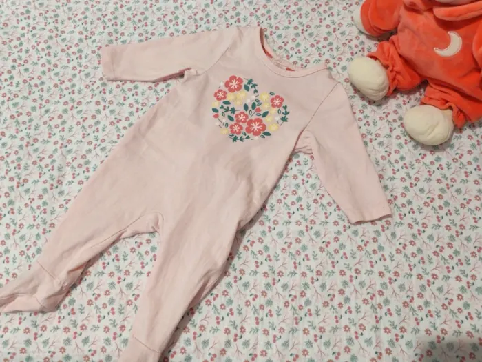 Grenouillère fille Dors bien cœur fleuri