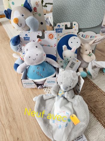 Lot de jouets bébé Neuf
