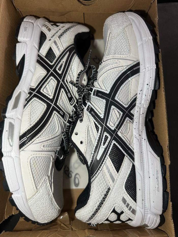 Asics Gel Kahana 8 blanches/noires – pointure 45