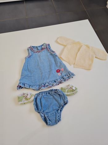 Bel ensemble jean bébé neuf