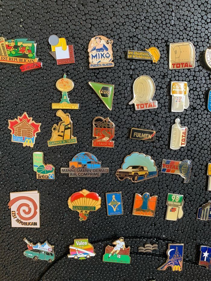 Lot de 92 Pin’s - photo numéro 2