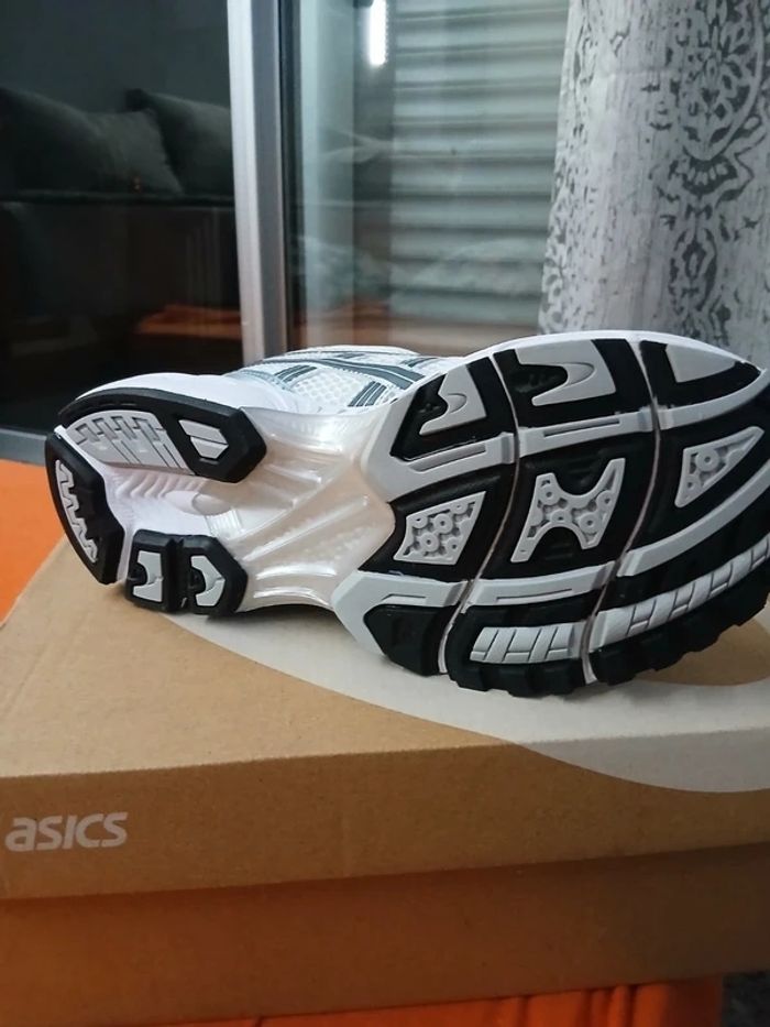 Asics Gel Kayano 14 Taille 43.5 - photo numéro 5