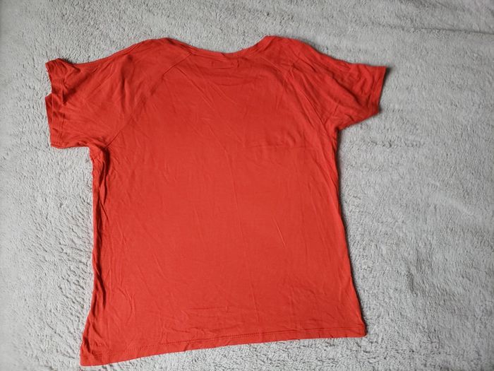 T-shirt rouge épaules dénudées taille 14 ans - photo numéro 3