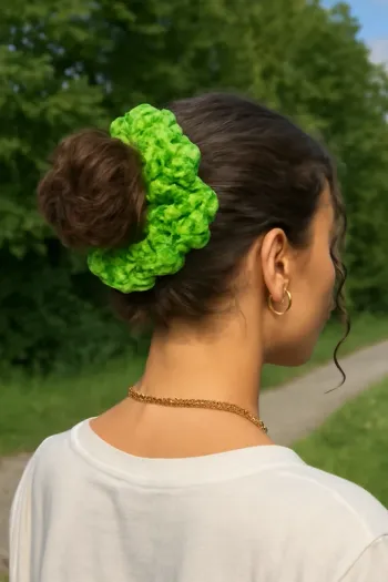 Chouchou au crochet vert pomme – modèle unique