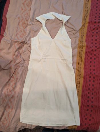 Robe courte dos nu