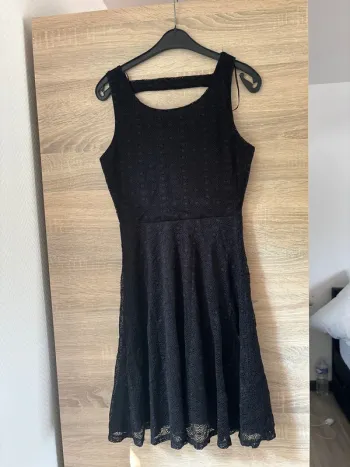 Petite robe noire Jennyfer
