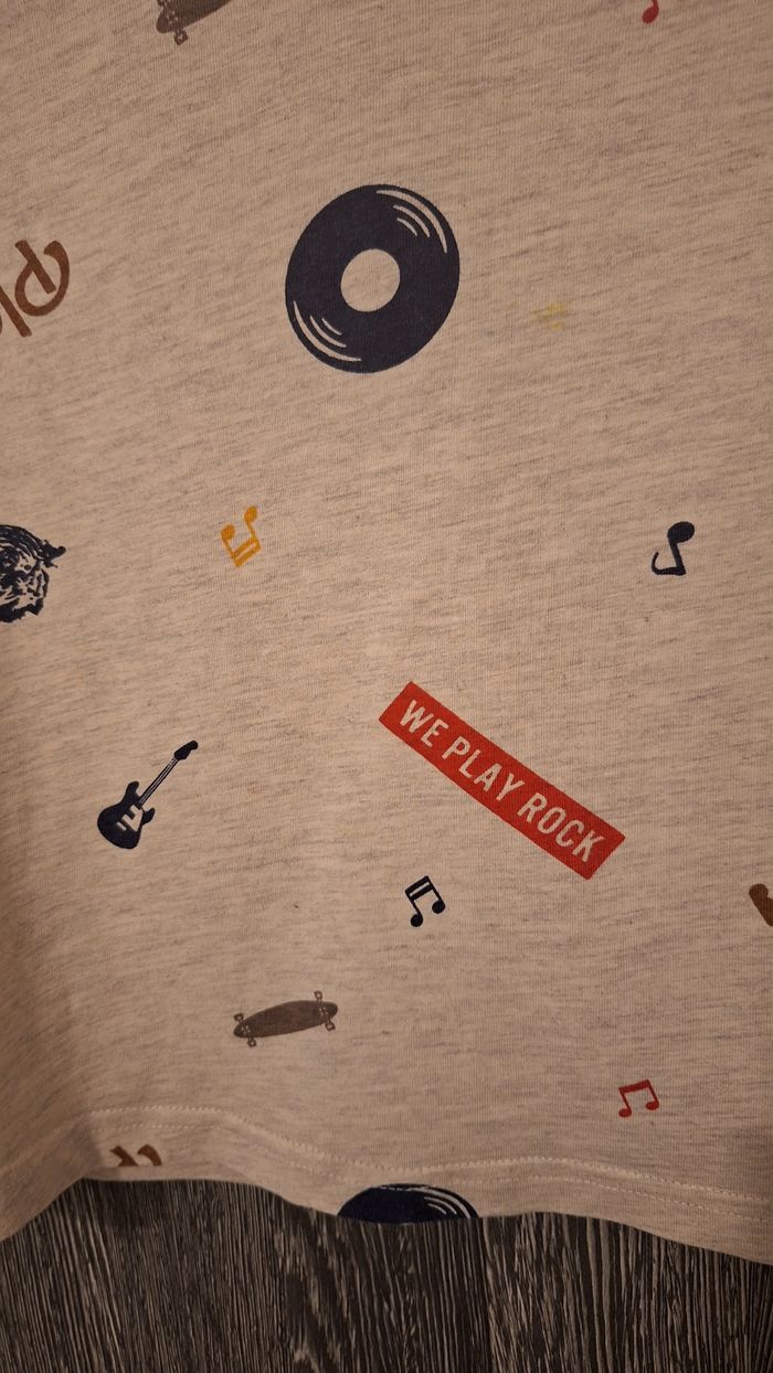 Tee-shirt manches longues beige imprimé motifs musique - photo numéro 5