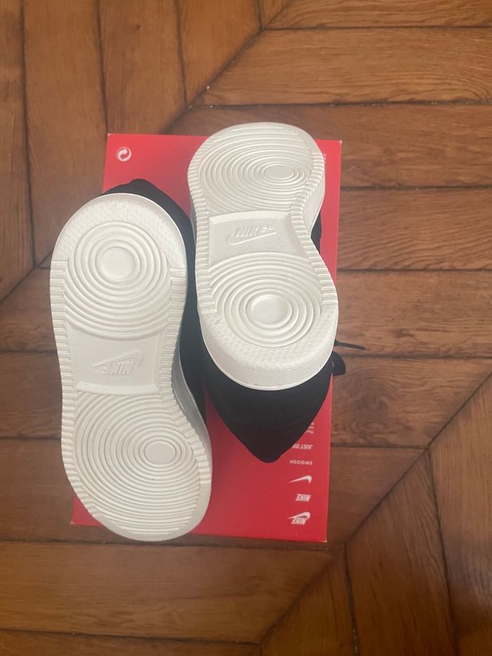 Baskets Nike - photo numéro 2