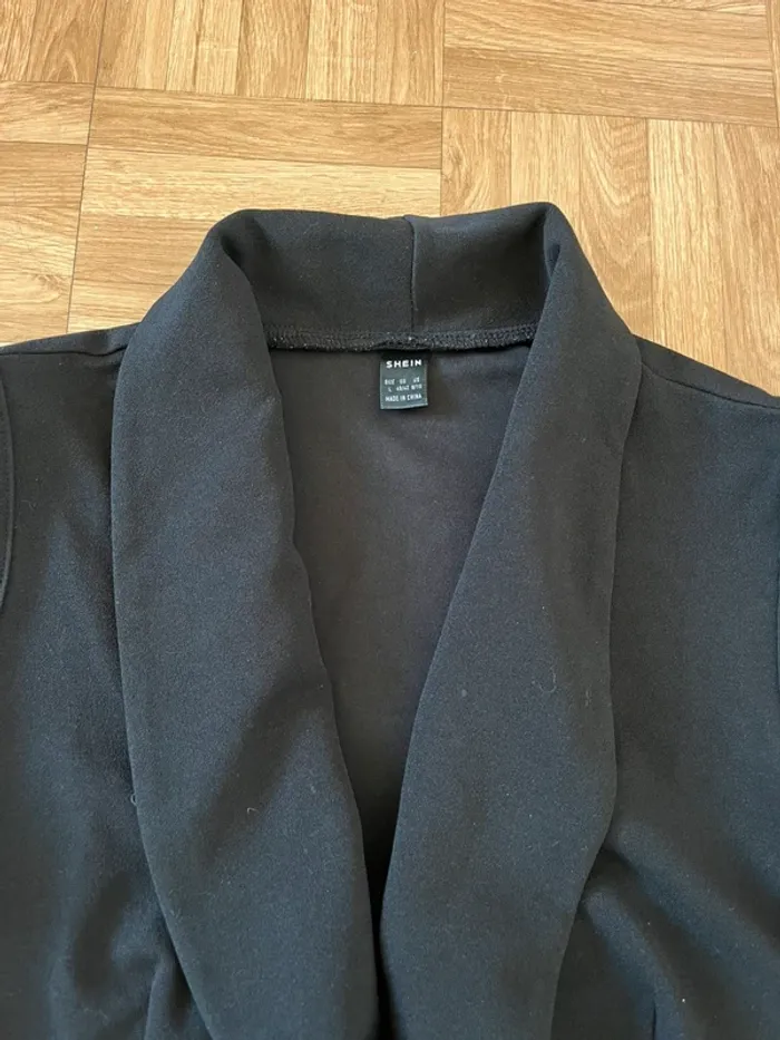 Top body noir avec col en châle Shein (NEUF) - photo numéro 3