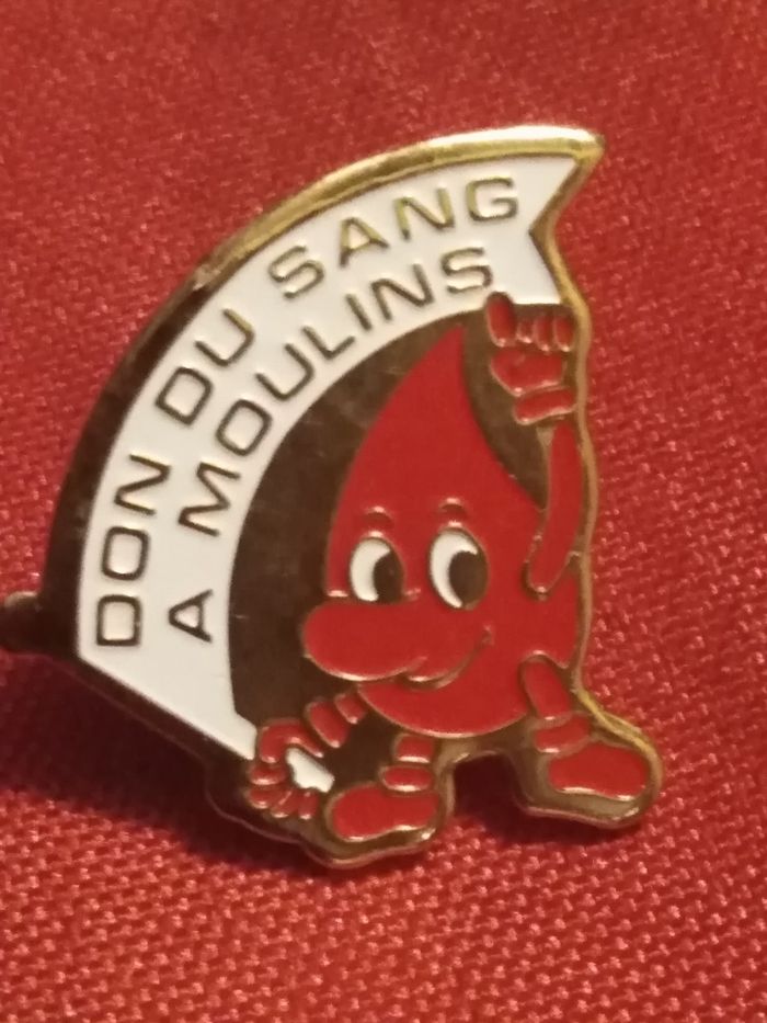Pin's don du sang à moulins