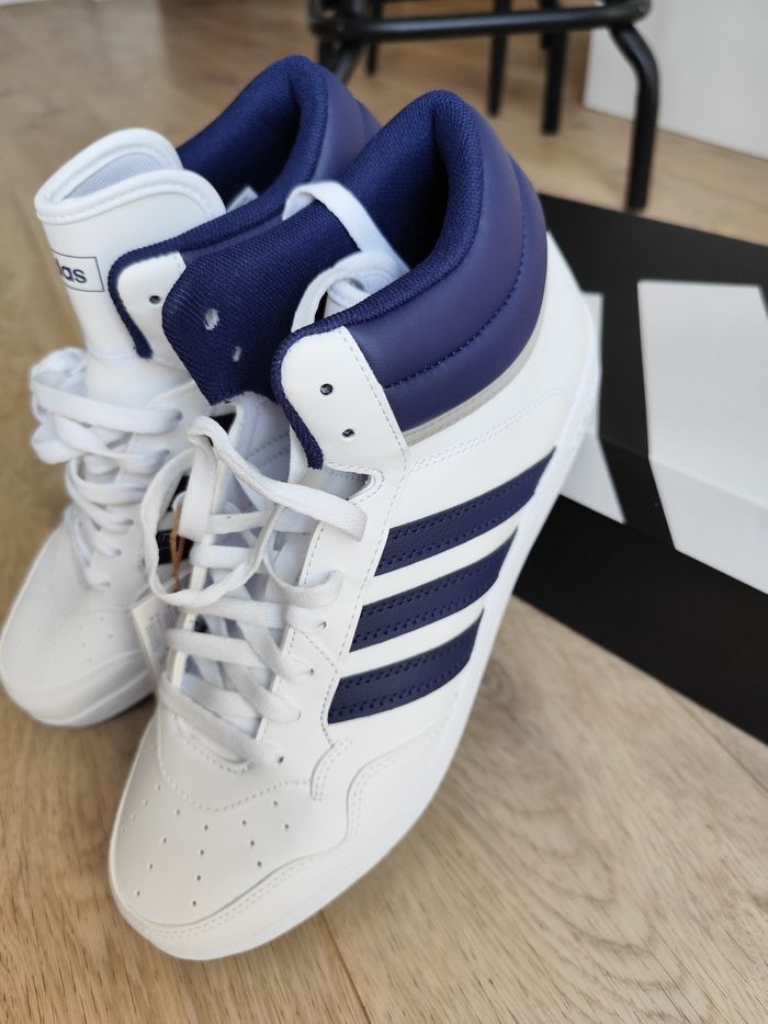 Basket Adidas Hoops 4.0 Mid taille Fr 44