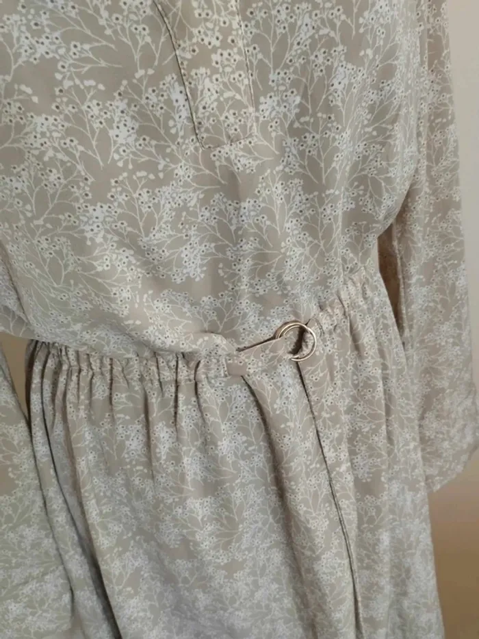 Jolie robe taille S - photo numéro 3