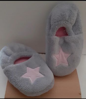 Chaussons fille pointure 29 neufs