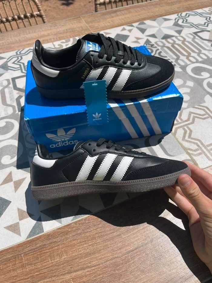 Adidas Samba OG noires neuves Taille 45 - photo numéro 2