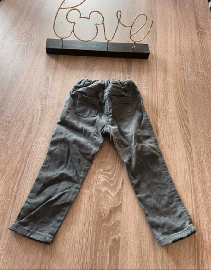 Très beau pantalon skinny gris 🥰 taille 24 mois kiabi - photo numéro 3