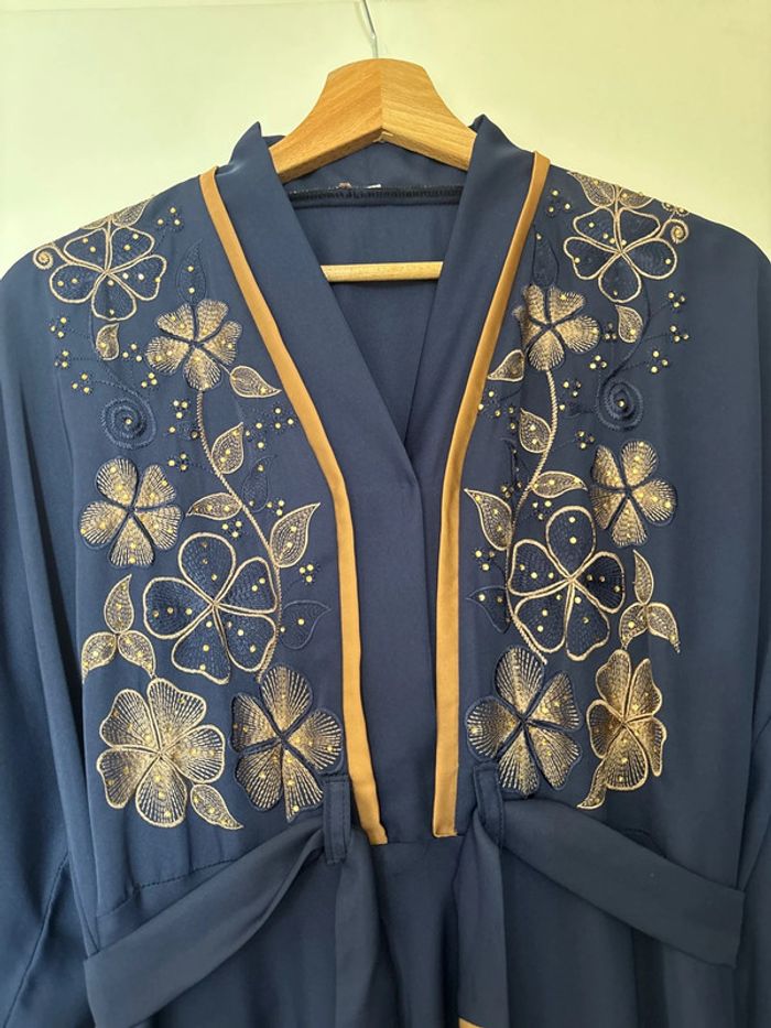 Robe de dubai avec foulard - photo numéro 2