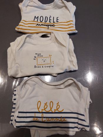 Lot de3 bodys 6 mois