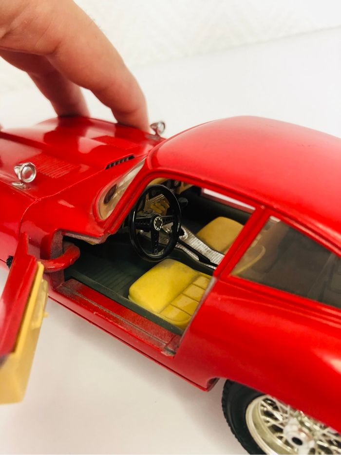 Jaguar type E rouge 1961 1/18 - photo numéro 8