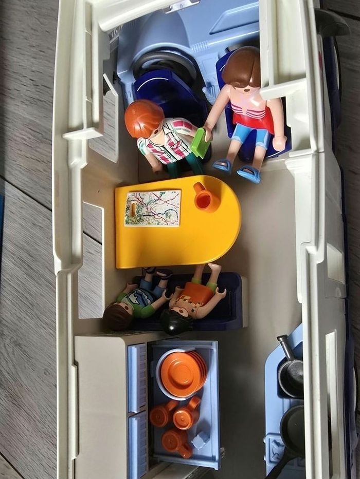 Grand camping-car familial Playmobil - photo numéro 4