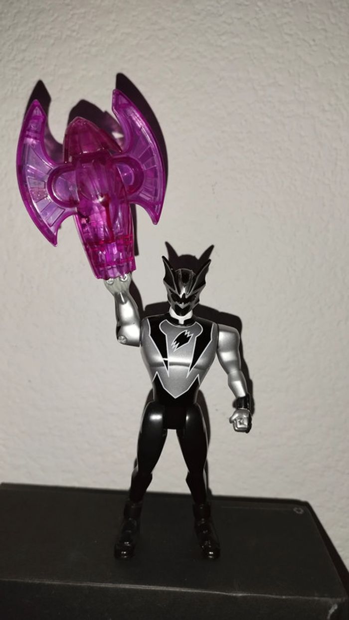 Figurine Power Rangers Jungle Fury Savage Spin Bat Action Figure black