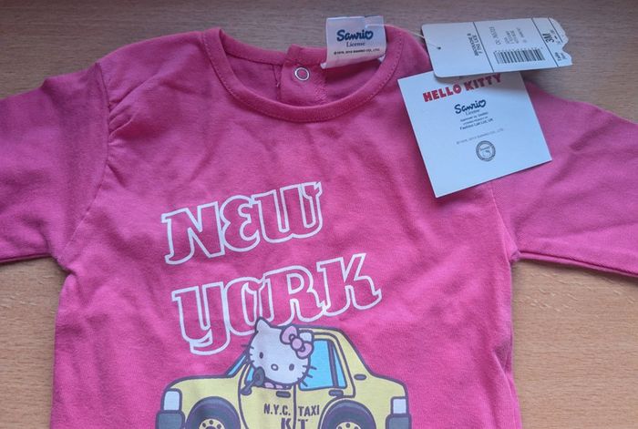 Tshirt Hello Kitty New York 3 mois neuf - photo numéro 3