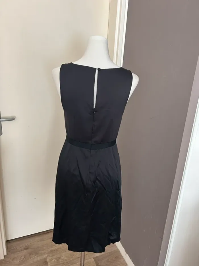Manoukian, robe noir, satinée femme, taille M/38 - photo numéro 5