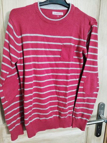 Pull rouge rayé gris