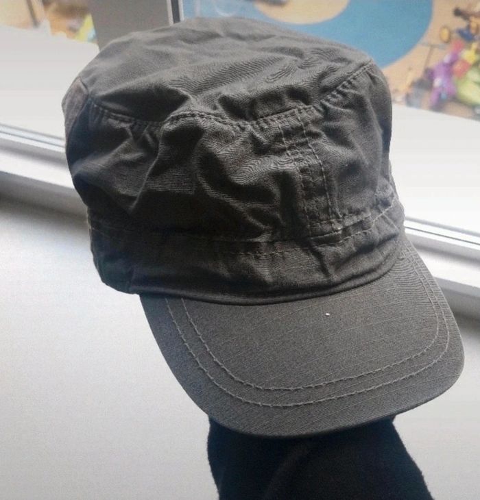 Casquette taupe