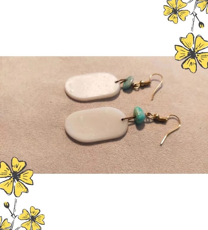 Boucles d’oreilles – Pastille blanche et perle turquoise – Collection Terres d’Ailleurs - photo numéro 7