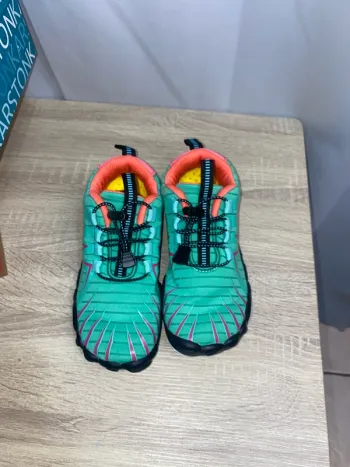 Chaussures sports aquatiques escalade / eau respirantes Dsheng taille 35 neuves - n10l