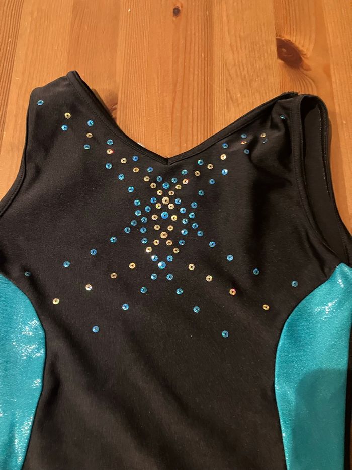 Lot 2 justaucorps 8 ans - photo numéro 5