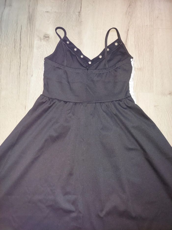 Très belle robe T 38 neuve - photo numéro 4