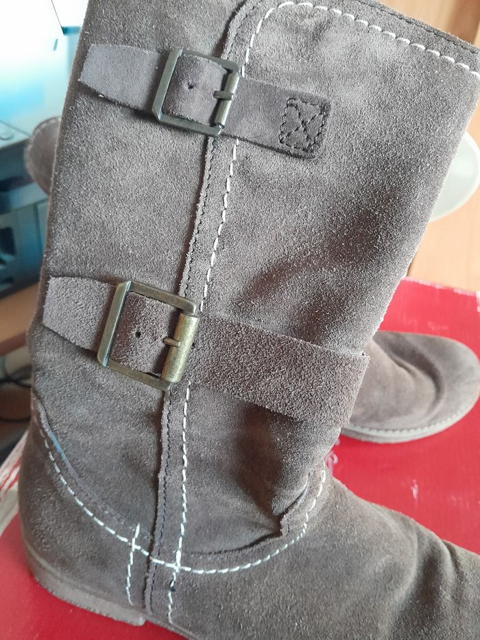 Bottes fourrées marron en daim taille 36